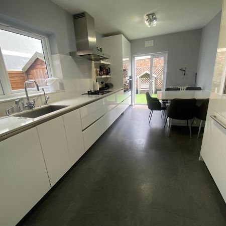 Private Rooms In Excellent Family House ,Zone 2 London Bagian luar foto