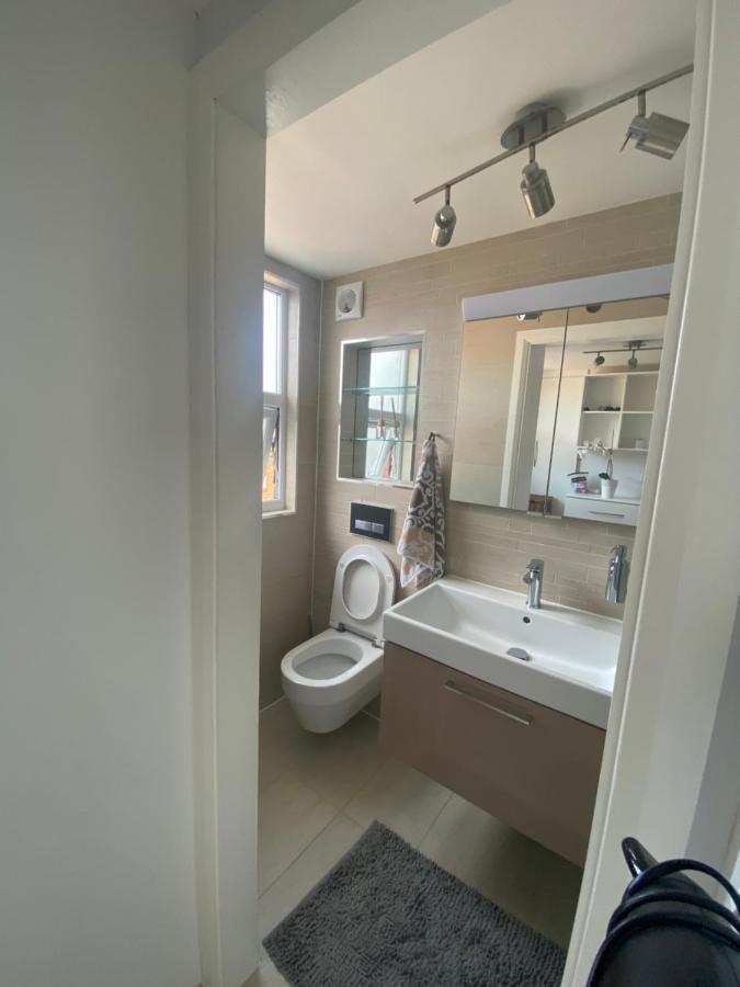 Private Rooms In Excellent Family House ,Zone 2 London Bagian luar foto